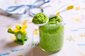 Baby food of peas