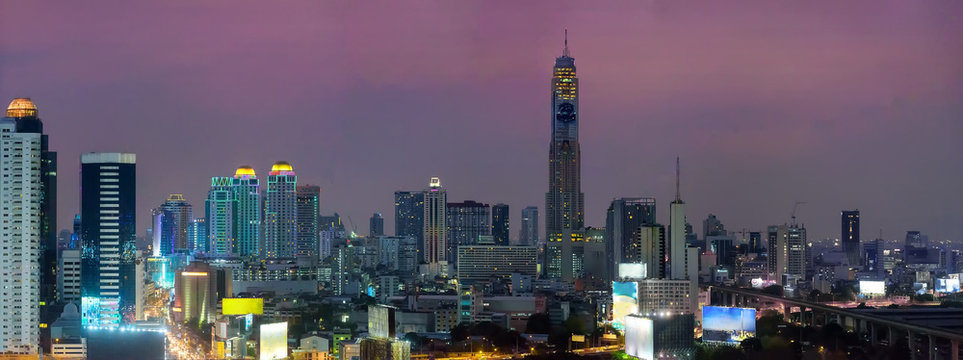 Bangkok skyline © ChaoticDesignStudio