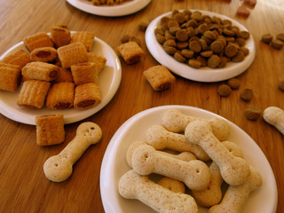 Amor por mi mascota. Snacks sabrosos para perros y cachorros.