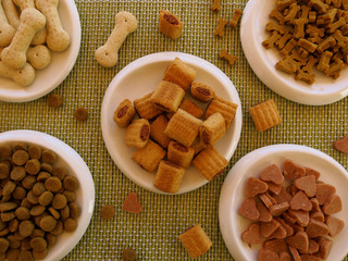 Amor por mi mascota. Snacks sabrosos para perros y cachorros.