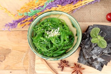 Seaweed salad is delicious and dries seaweed.