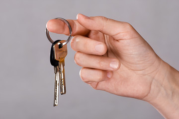 hand with keys