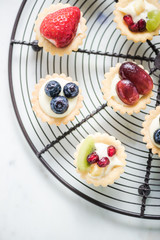 Mini tart with fresh fruits