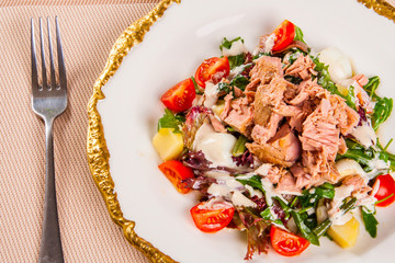Salad with tuna