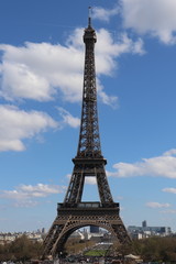 Fototapeta na wymiar La Tour Eiffel à Paris