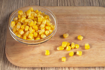 Canned corn grain