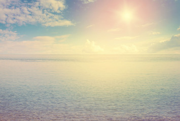 Obraz premium Beautiful sky and blue sea