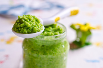 Baby food of peas