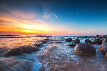 Obrazy na Plexi  Piękny wschód słońca nad morzem