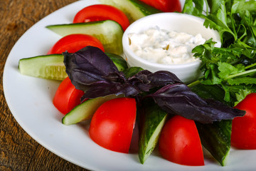 Vegetables with yoghurt
