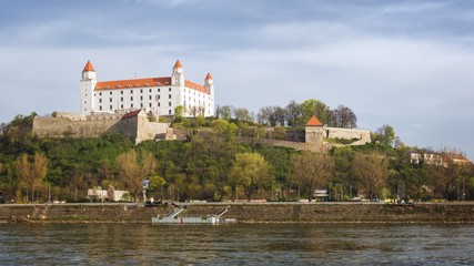 Obraz premium Bratislava Castle on the Hill above Danube River, Slovakia
