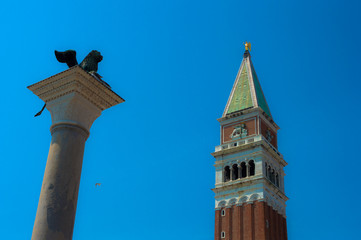 Fototapeta na wymiar Campanile di San Marco a Venezia