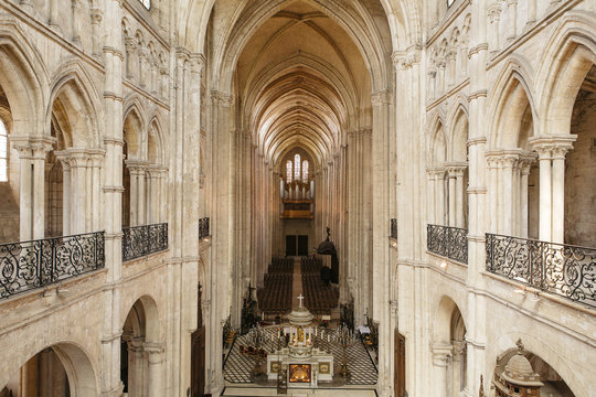 Int&eacute;rieur de la Cath&eacute;drale de Noyon