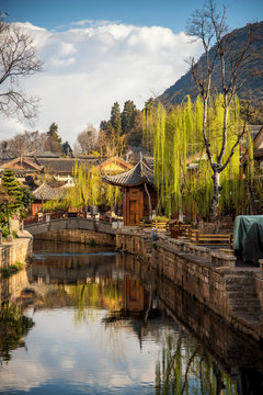 Scenic street , canal and buiding in the Old Town of Lijiang. Li