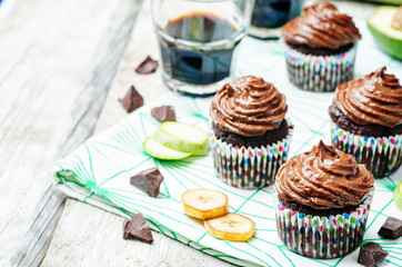Chocolate zucchini banana cupcakes