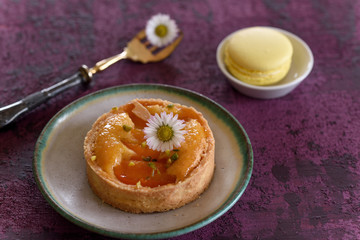 Stillleben mit Aprikosentörtchen