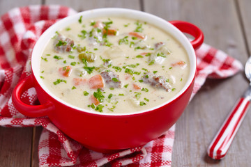 Creamy cheeseburger soup