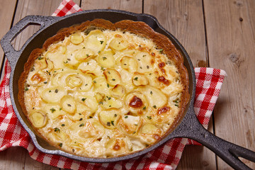 Potato gratin with cream