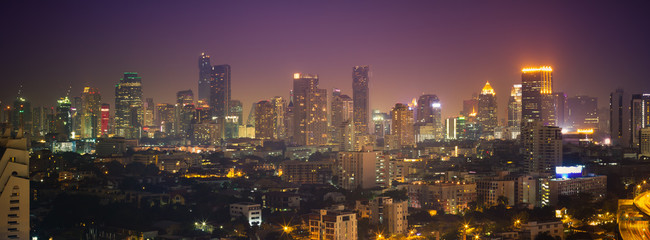 Fototapeta na wymiar Bangkok cityscape, View high building in the business district a