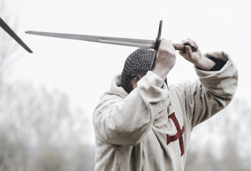 Schwertangriff des Templers