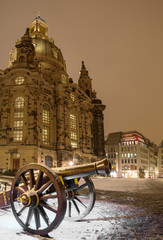 The gun on the square in Dresden in the winter after sunset