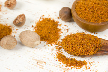 Nutmeg Spice Heaps