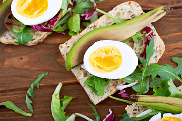 Fresh toast sandwiches with egg