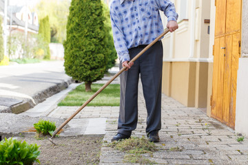 Man raks outdoor at spring