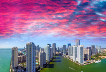 Naklejka premium Sunset over Downtown Miami and Brickell, aerial view