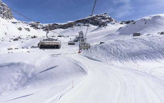 Skiing in Breuil Cervinia