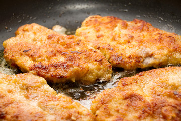 Schnitzel in der Pfanne