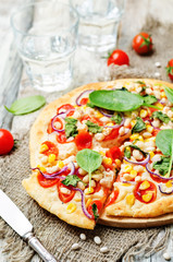 white beans, spinach, corn and tomato pizza with white beans cru
