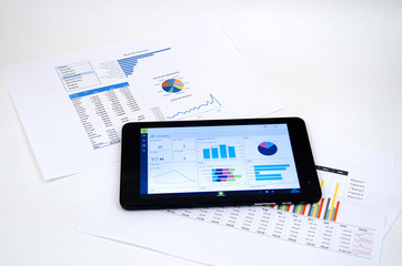 Naklejka premium Finance dashboard and tablet