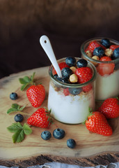 Fresh yogurt acnd berries