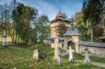 Fototapeta na wymiar Old wooden church in Radruż