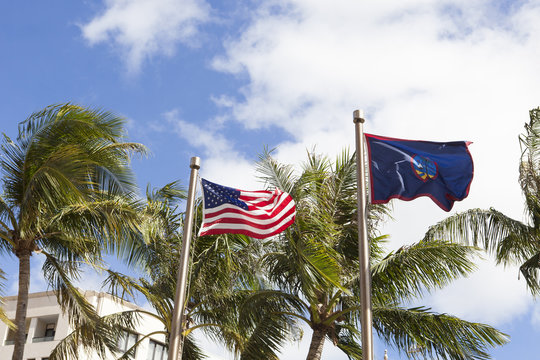 星条旗とグアム旗 Stock 写真 Adobe Stock