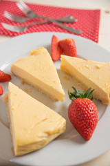 Käsekuchen mit Erdbeeren