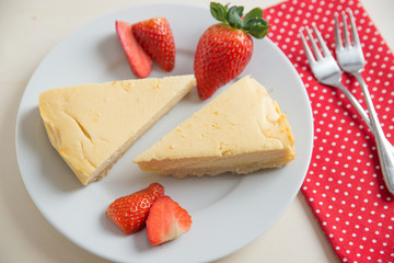 Käsekuchen mit Erdbeeren