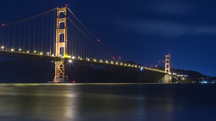 Fototapeta na wymiar golden gate bridge in the night