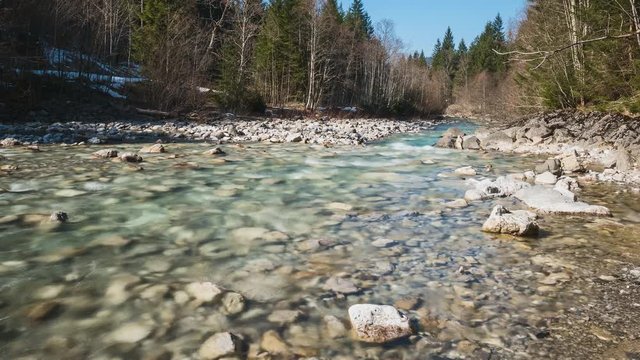 Flu&szlig; Ostrach im Hintersteiner Tal im Zeitraffer