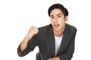 ガッツポーズの青年