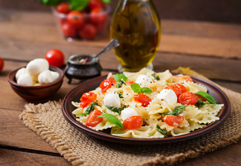 Farfalle Pasta - Caprese salad with tomato, mozzarella and basil