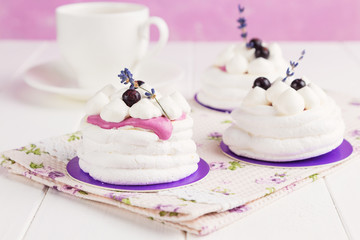 Mini pavlova with black currant and lavender