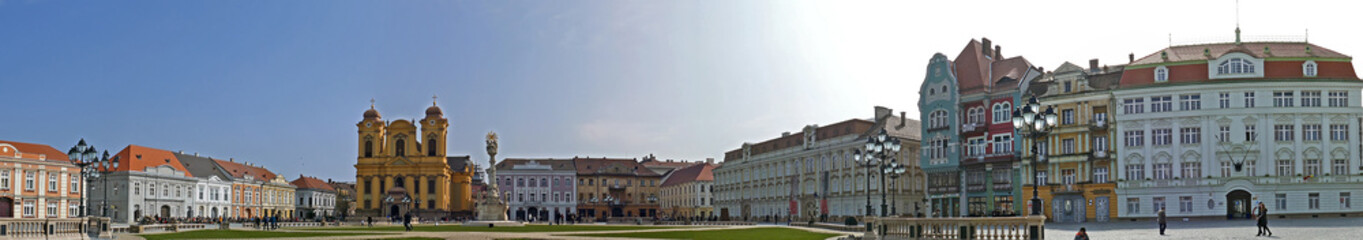 Fototapeta na wymiar Panoramic view with historical buildings in Union Square, Timiso