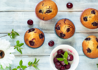 Obraz na płótnie Canvas muffins with cherry