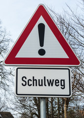 Achtung Schulweg Schild