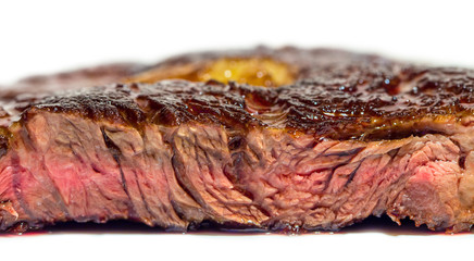 Ein saftiges, angeschnittenes Entrecote