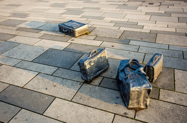 Skulptur am hauptbahnhof in Wiesbaden: Gepäck