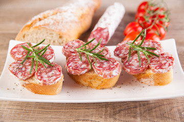 Baguette mit Salami