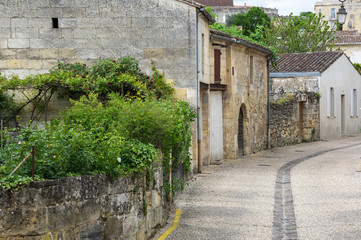 Fototapeta na wymiar Street of Saint-Emilion